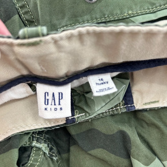 Boy GAP Husky Size 18 Cargo Shorts - Picture 2 of 6